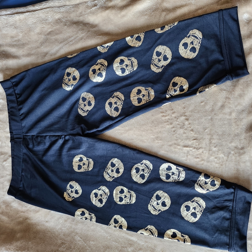 Gold and Black Skull Print Leggings